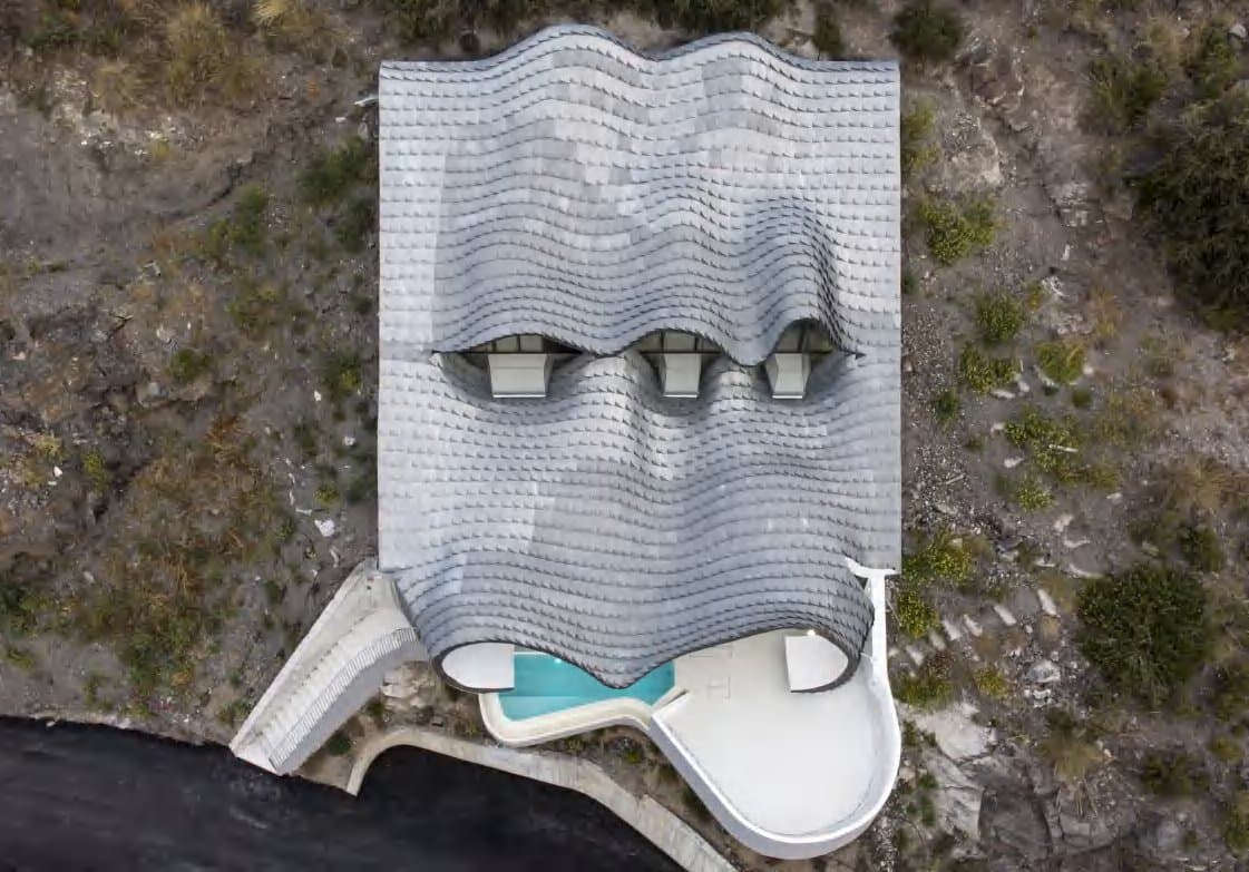 House on the Cliff, Aerial view of the roof