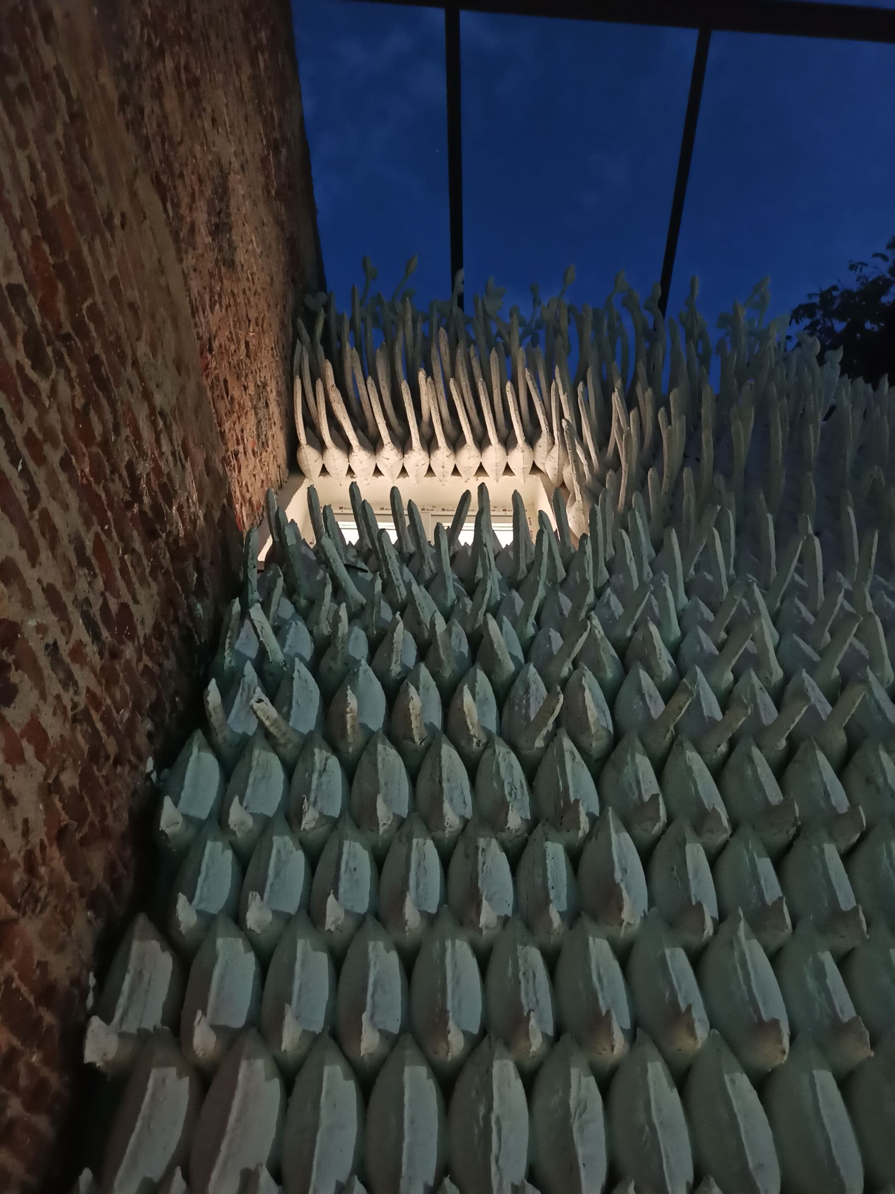 Loft in Madrid, Façade at night
